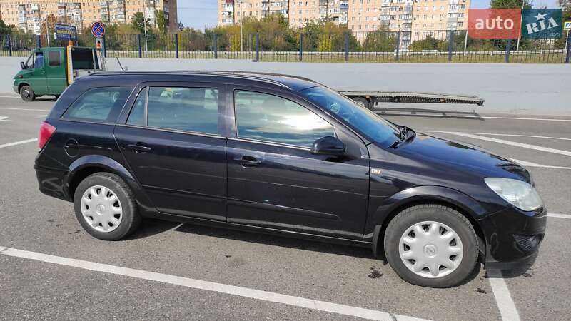 Универсал Opel Astra 2008 в Полтаве