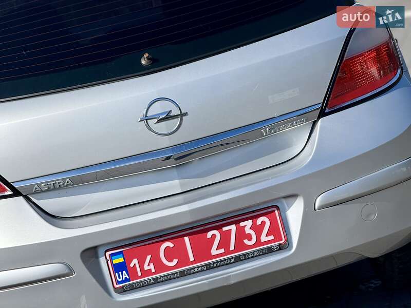 Хэтчбек Opel Astra 2006 в Межгорье