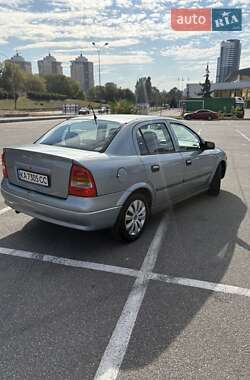 Седан Opel Astra 2006 в 