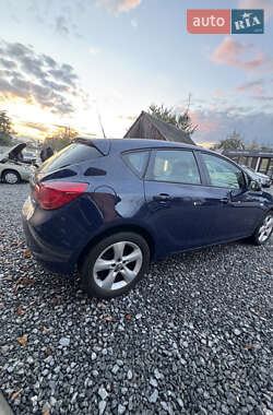 Хэтчбек Opel Astra 2010 в 