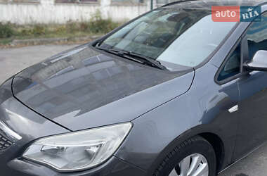 Универсал Opel Astra 2011 в 