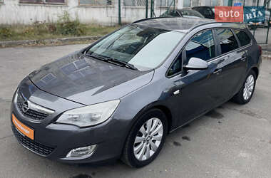 Универсал Opel Astra 2011 в 