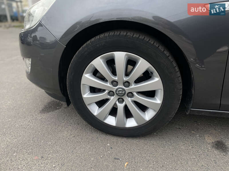 Универсал Opel Astra 2011 в Сумах