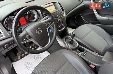 Универсал Opel Astra 2011 в 