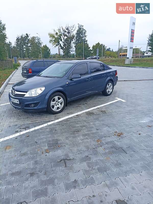 Седан Opel Astra 2008 в Тульчине