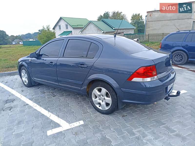 Седан Opel Astra 2008 в Тульчине