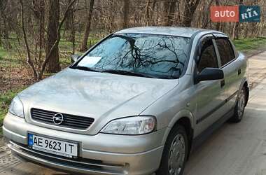 Седан Opel Astra 2006 в 