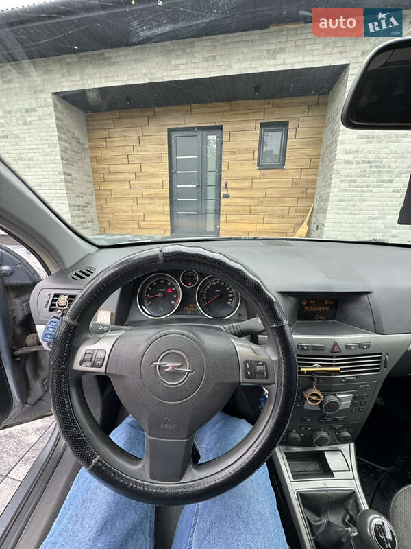 Универсал Opel Astra 2005 в Тернополе