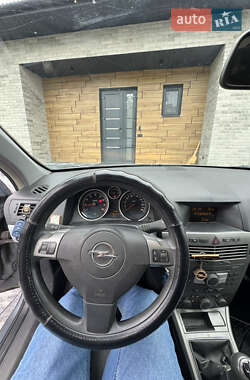 Универсал Opel Astra 2005 в 
