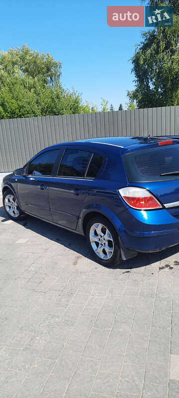 Хэтчбек Opel Astra 2006 в Городенке