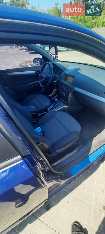Хэтчбек Opel Astra 2006 в Городенке