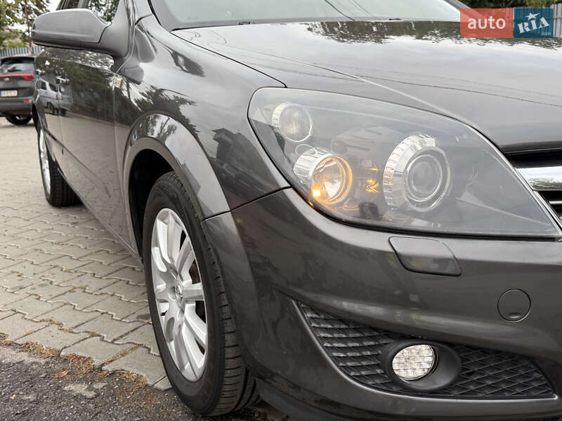 Универсал Opel Astra 2009 в Виннице
