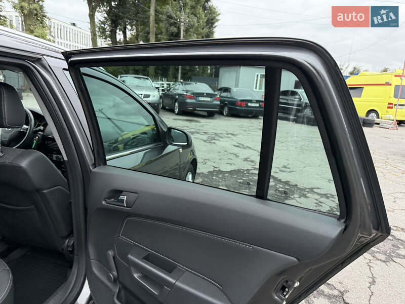 Универсал Opel Astra 2009 в Виннице