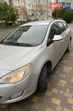 Универсал Opel Astra 2012 в 