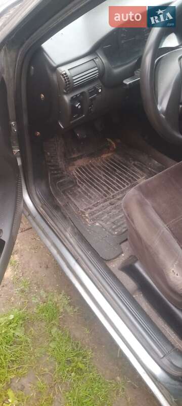 Седан Opel Astra 1992 в Монастыриске