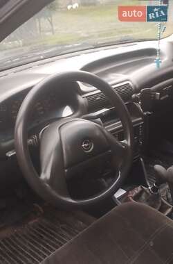 Седан Opel Astra 1992 в 
