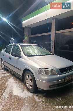 Седан Opel Astra 2004 в 