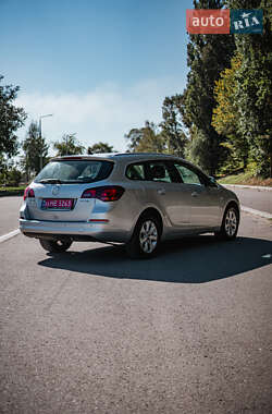 Универсал Opel Astra 2014 в 