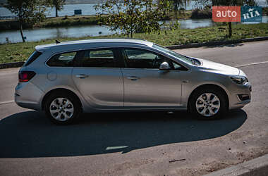 Универсал Opel Astra 2014 в 