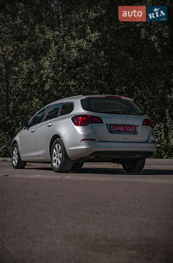 Универсал Opel Astra 2014 в 