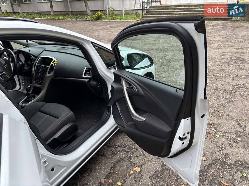 Универсал Opel Astra 2011 в Новом Роздоле фото 12 Универсал Opel Astra 2011 в Новом Роздоле