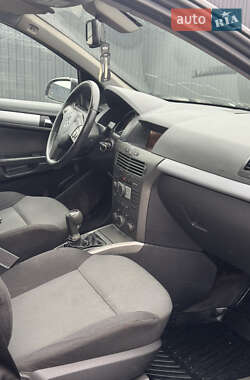 Универсал Opel Astra 2005 в 