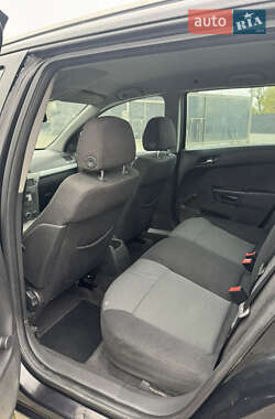 Универсал Opel Astra 2005 в 