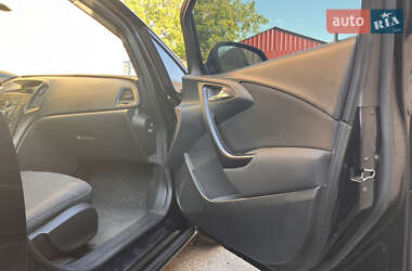 Универсал Opel Astra 2011 в 