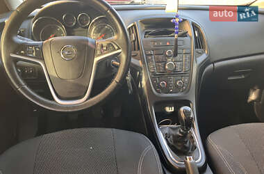 Универсал Opel Astra 2011 в 