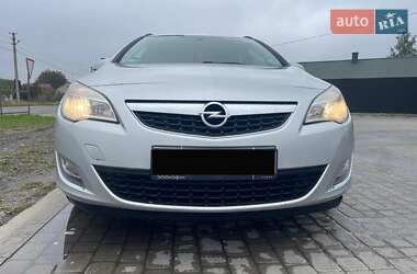 Универсал Opel Astra 2011 в 