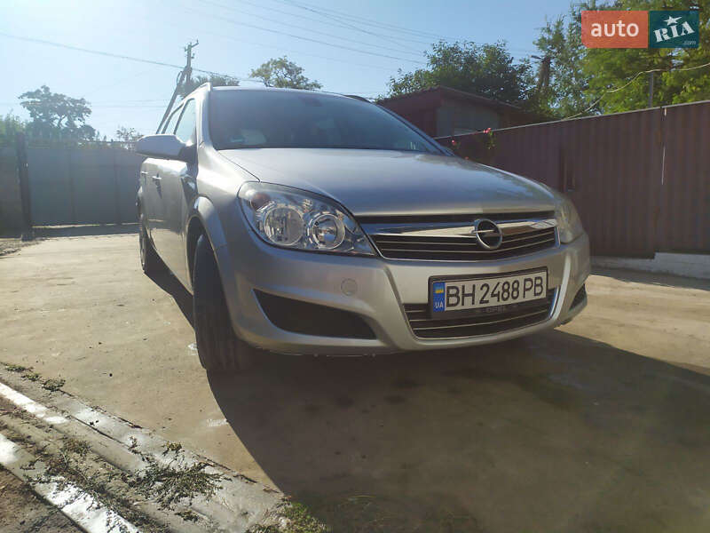 Универсал Opel Astra 2009 в Болграде
