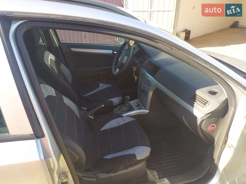 Универсал Opel Astra 2009 в Болграде