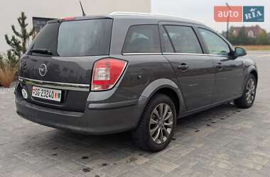 Универсал Opel Astra 2011 в 