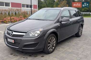 Универсал Opel Astra 2011 в 