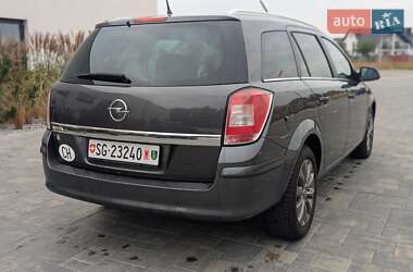 Универсал Opel Astra 2011 в 