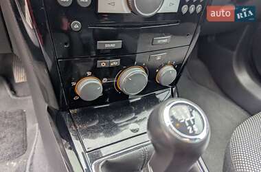 Универсал Opel Astra 2011 в 