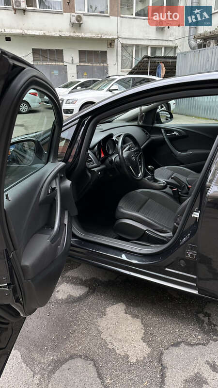 Хэтчбек Opel Astra 2015 в Киеве