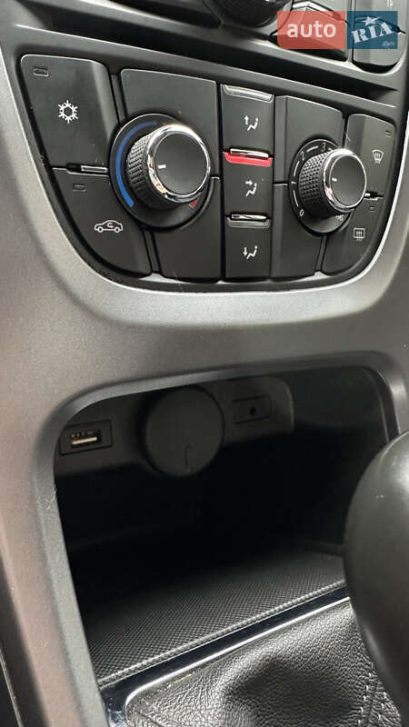 Хэтчбек Opel Astra 2015 в Киеве