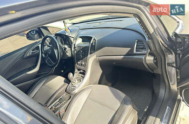 Универсал Opel Astra 2011 в 