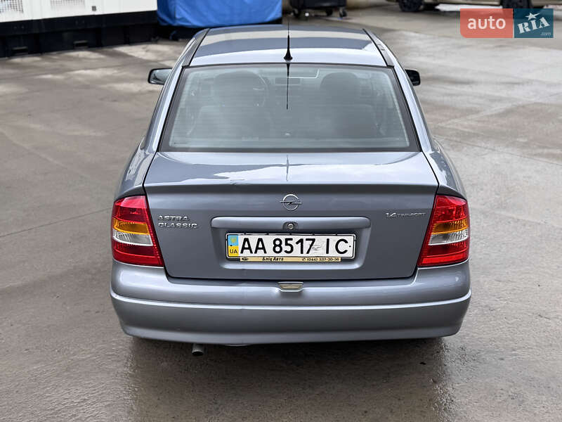 Седан Opel Astra 2009 в Киеве