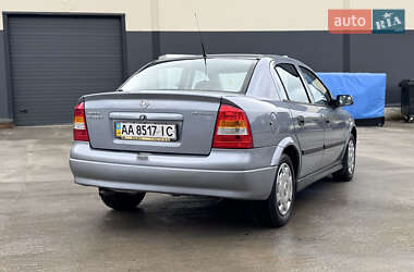 Седан Opel Astra 2009 в 