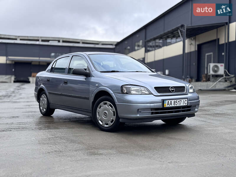 Седан Opel Astra 2009 в Киеве