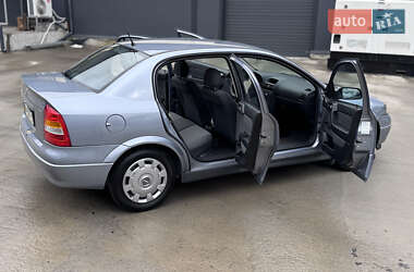 Седан Opel Astra 2009 в 