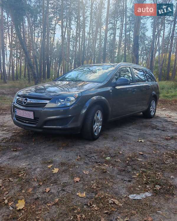 Универсал Opel Astra 2010 в Харькове