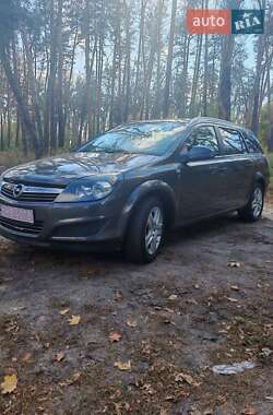 Универсал Opel Astra 2010 в 