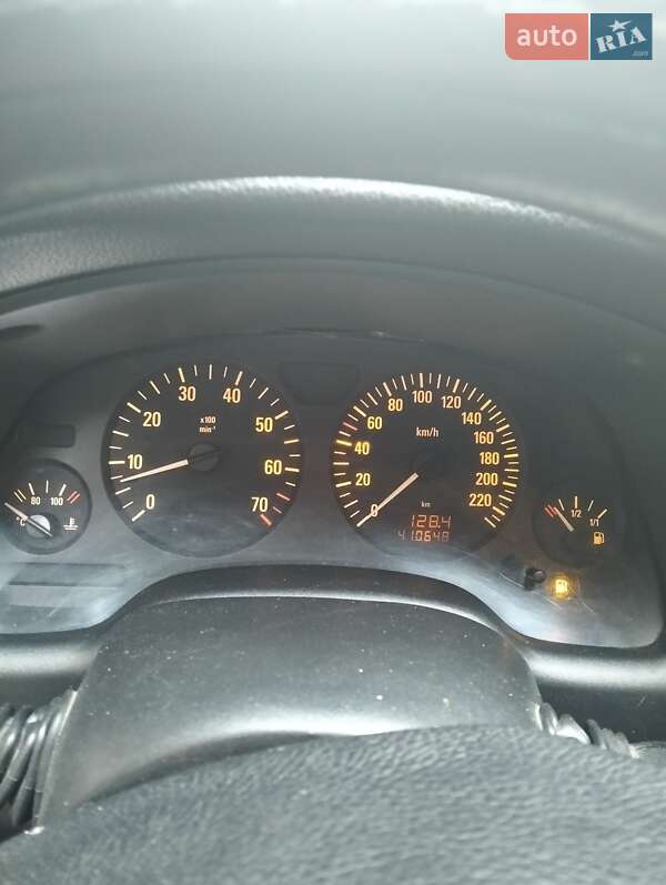Седан Opel Astra 2006 в Борзне