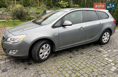 Универсал Opel Astra 2012 в 
