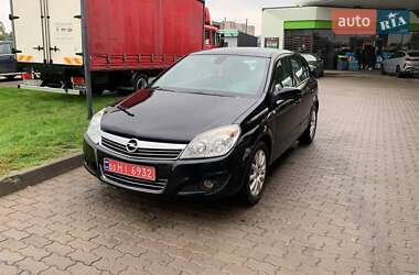 Хэтчбек Opel Astra 2008 в Луцке