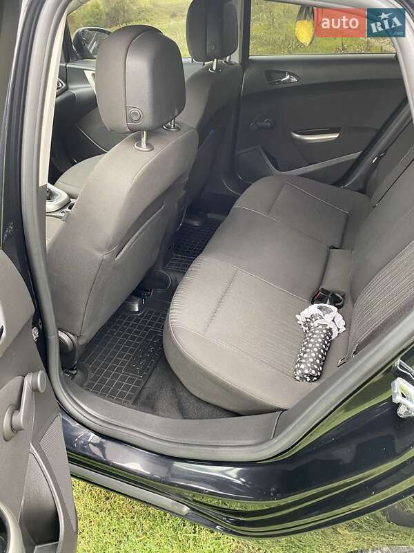 Хэтчбек Opel Astra 2010 в Черновцах фото 3 Хэтчбек Opel Astra 2010 в Черновцах