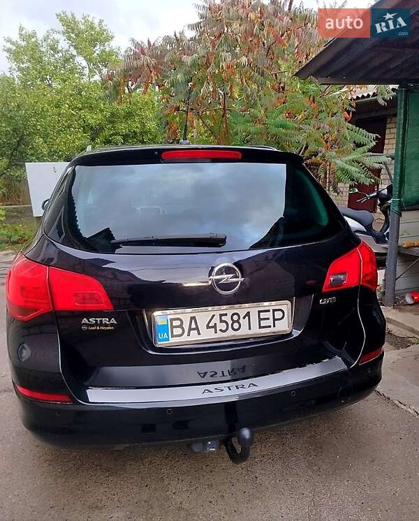 Универсал Opel Astra 2011 в Пятихатках